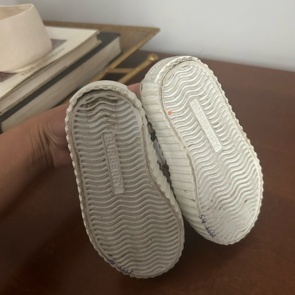 Kids Burberry sneakers size 24 - Picture 3 of 8